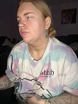 Snapshot of MysteriousMylaX chatting on 10.15.25 MysteriousMylaX online show from 10.15.25