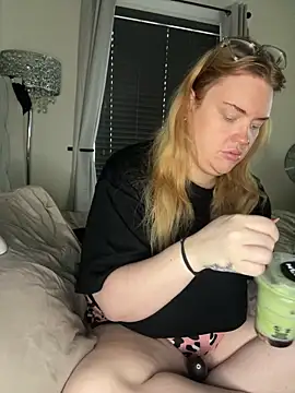 Snapshot of MysteriousMylaX chatting on 10.19.25 MysteriousMylaX online show from 10.19.25