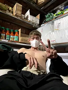 Snapshot of linh21107 chatting on 12.03.25 linh21107 online show from 12.03.25