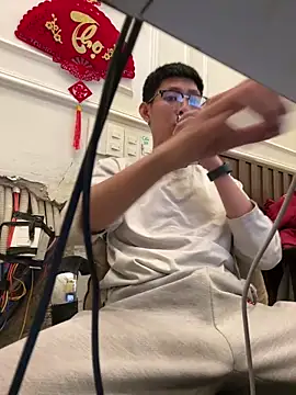 Snapshot of linh21107 chatting on 04.09.26 linh21107 online show from 04.09.26