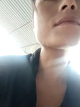 Snapshot of linda_bae00 chatting on 09.29.25 linda bae00 online show from 09.29.25