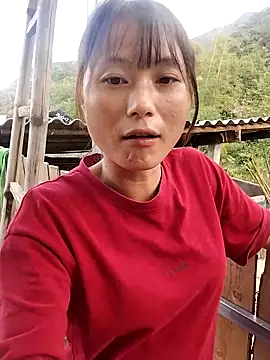 Snapshot of linda_bae00 chatting on 10.08.25 linda bae00 online show from 10.08.25