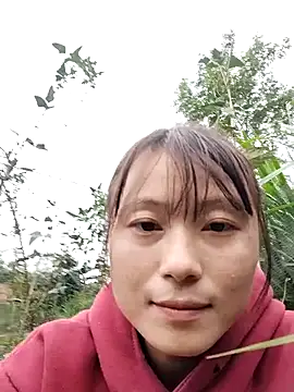 Snapshot of linda_bae00 chatting on 11.12.25 linda bae00 online show from 11.12.25