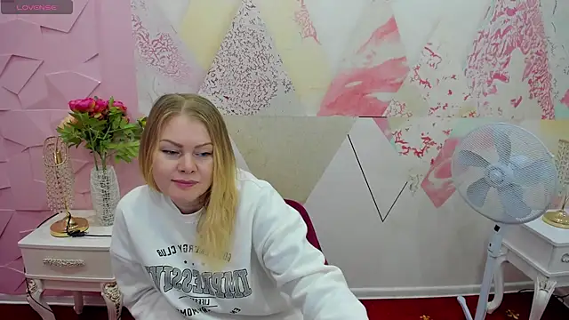 Snapshot of Vina_amazom1 chatting on 09.26.25 Vina amazom1 online show from 09.26.25