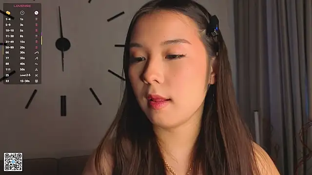 AlberthaEscue online show from 10.04.25