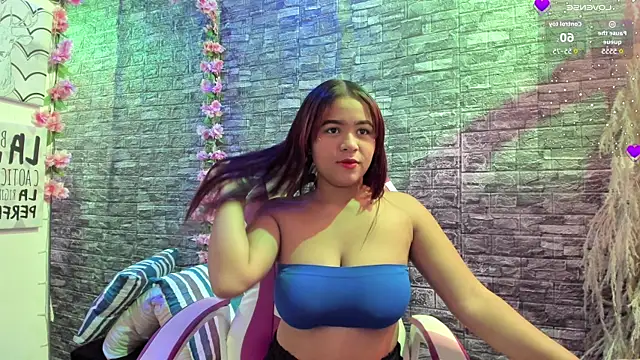 Snapshot of karoll__sex chatting on 10.02.25 karoll sex online show from 10.02.25