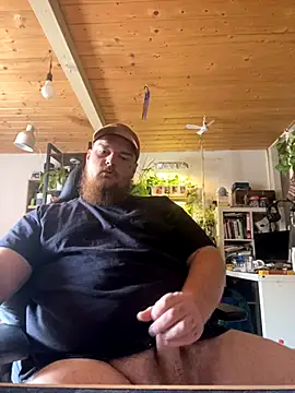 Snapshot of JohnDrippingCum chatting on 09.12.25 JohnDrippingCum online show from 09.12.25