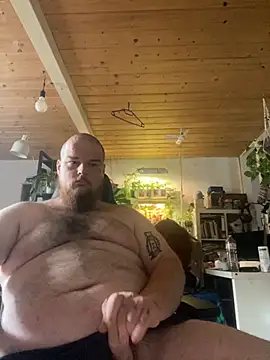 Snapshot of JohnDrippingCum chatting on 09.30.25 JohnDrippingCum online show from 09.30.25