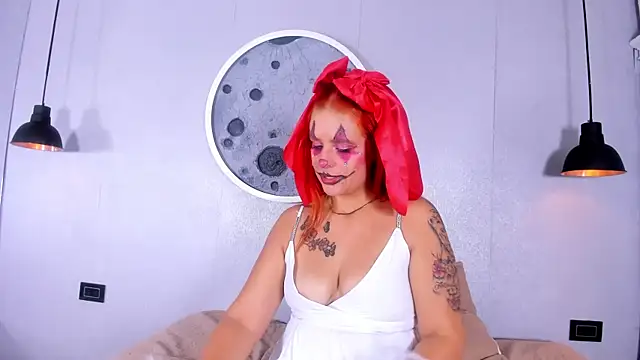 Roxy Medina online show from 10.31.25