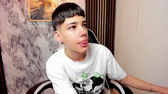 Snapshot of oblivion_deku chatting on 09.28.25 oblivion deku online show from 09.28.25