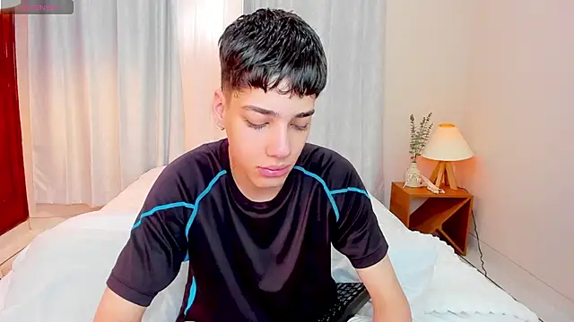 Snapshot of oblivion_deku chatting on 10.02.25 oblivion deku online show from 10.02.25