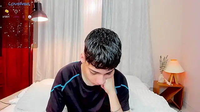 Snapshot of oblivion_deku chatting on 10.06.25 oblivion deku online show from 10.06.25