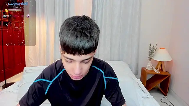 Snapshot of oblivion_deku chatting on 10.08.25 oblivion deku online show from 10.08.25