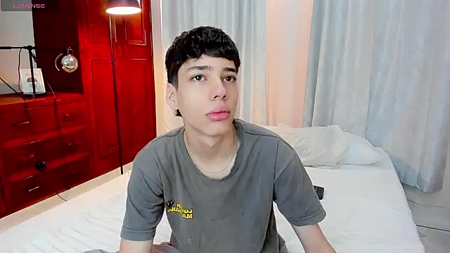 Snapshot of oblivion_deku chatting on 10.23.25 oblivion deku online show from 10.23.25