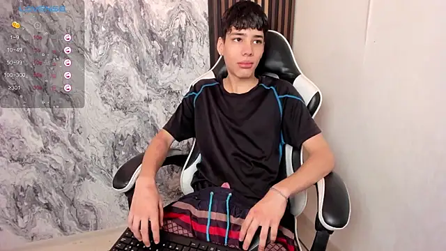 Snapshot of oblivion_deku chatting on 10.26.25 oblivion deku online show from 10.26.25