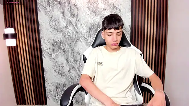 Snapshot of oblivion_deku chatting on 10.29.25 oblivion deku online show from 10.29.25