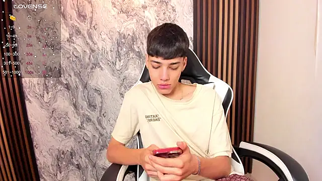 Snapshot of oblivion_deku chatting on 11.06.25 oblivion deku online show from 11.06.25