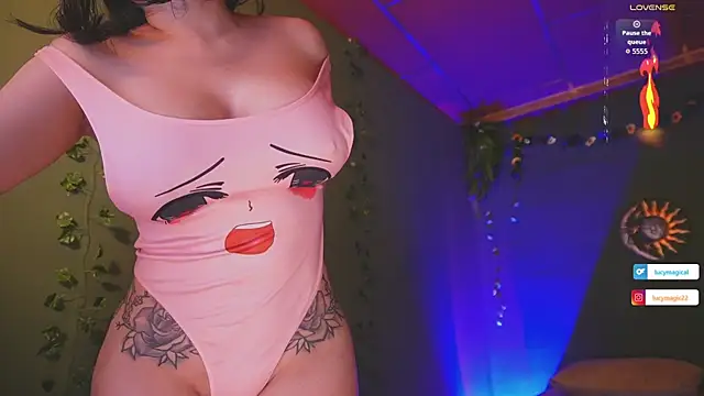 Snapshot of lucymagical1 chatting on 10.12.25 lucymagical1 online show from 10.12.25