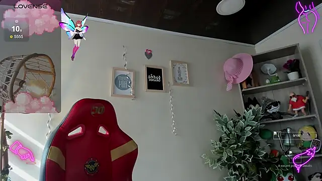 Snapshot of Lana_Dreams_ chatting on 09.25.25 Lana Dreams online show from 09.25.25