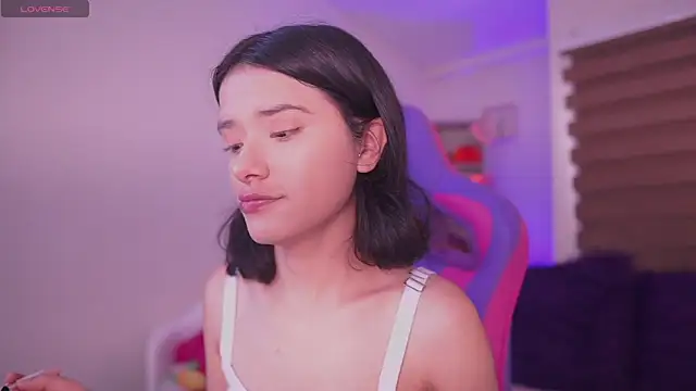 Snapshot of Lana_Dreams_ chatting on 10.03.25 Lana Dreams online show from 10.03.25