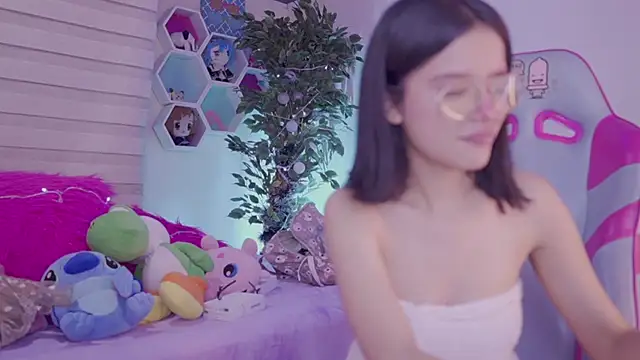 Snapshot of Lana_Dreams_ chatting on 10.04.25 Lana Dreams online show from 10.04.25