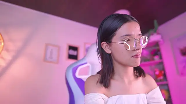 Lana Dreams  online show from 11.21.25