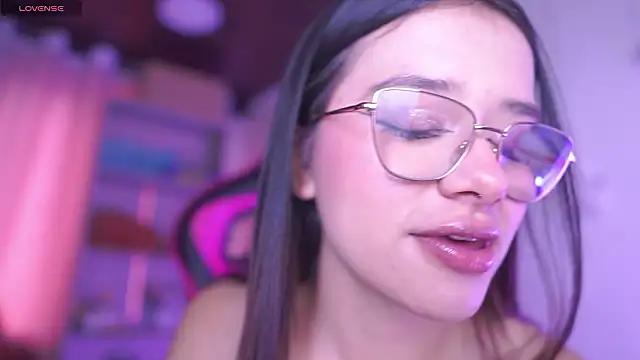 Lana Dreams  online show from 02.17.26