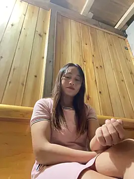 Snapshot of phungtiti chatting on 10.08.25 phungtiti online show from 10.08.25