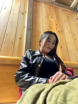 Snapshot of phungtiti chatting on 11.12.25 phungtiti online show from 11.12.25