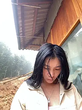 EmLy02 online show from 11.05.25