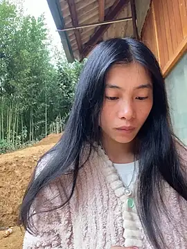 EmLy02 online show from 11.24.25