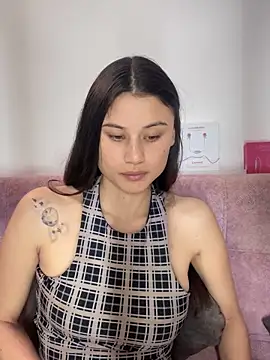 VioletaLorette online show from 10.29.25