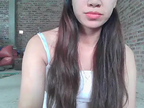 Snapshot of fanchunn chatting on 10.04.25 fanchunn online show from 10.04.25