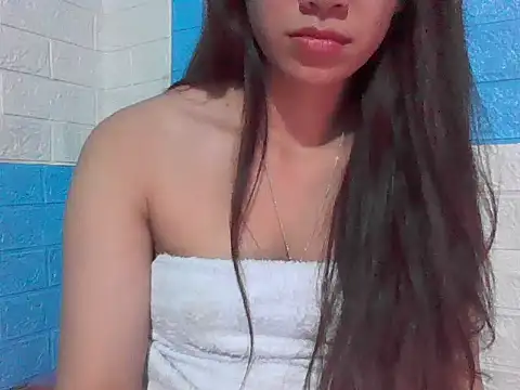 Snapshot of fanchunn chatting on 10.04.25 fanchunn online show from 10.04.25