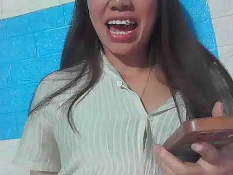 Snapshot of fanchunn chatting on 10.27.25 fanchunn online show from 10.27.25