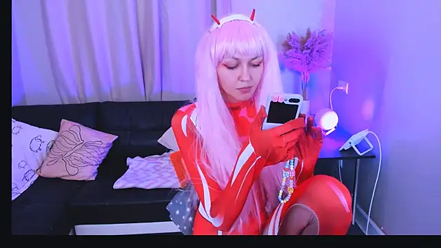 Mia meowXkiss online show from 09.24.25