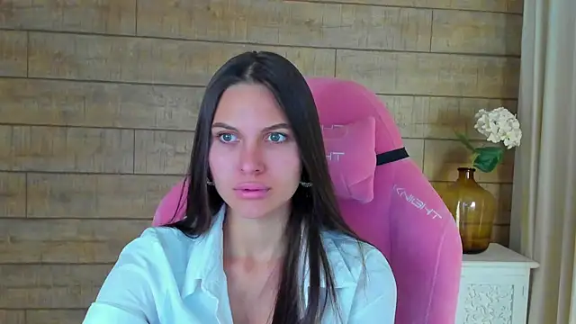 AlisaVersailles online show from 10.05.25