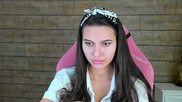 AlisaVersailles online show from 10.13.25