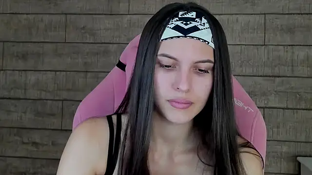 AlisaVersailles online show from 10.17.25