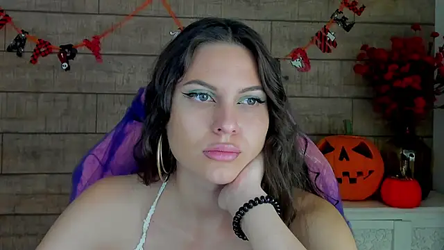 AlisaVersailles online show from 10.31.25