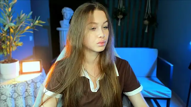 Snapshot of ArielSykes chatting on 11.05.25 ArielSykes online show from 11.05.25