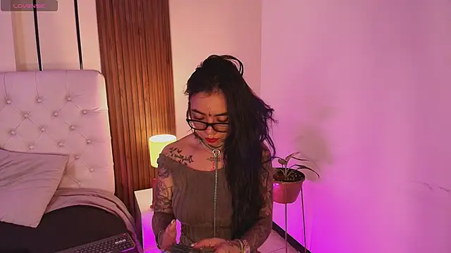 ViolettaAlemida online show from 01.06.26