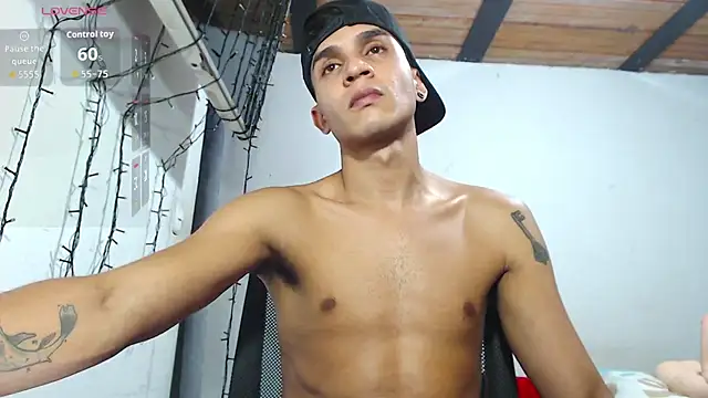 Angel latinboy online show from 11.13.25