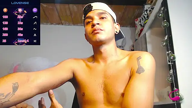 Snapshot of Angel_latinboy chatting on 04.30.26 Angel latinboy online show from 04.30.26