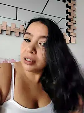 Snapshot of Anahibella chatting on 10.20.25 Anahibella online show from 10.20.25