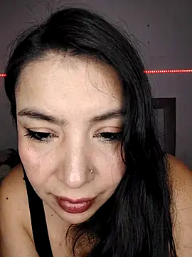 Snapshot of Anahibella chatting on 10.26.25 Anahibella online show from 10.26.25