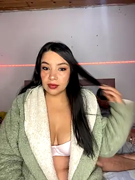 Snapshot of Anahibella chatting on 11.04.25 Anahibella online show from 11.04.25