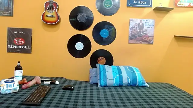 skinnyverus18 online show from 02.02.26