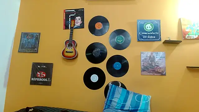 skinnyverus18 online show from 02.05.26