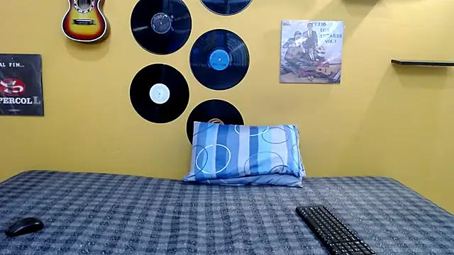 skinnyverus18 online show from 02.08.26